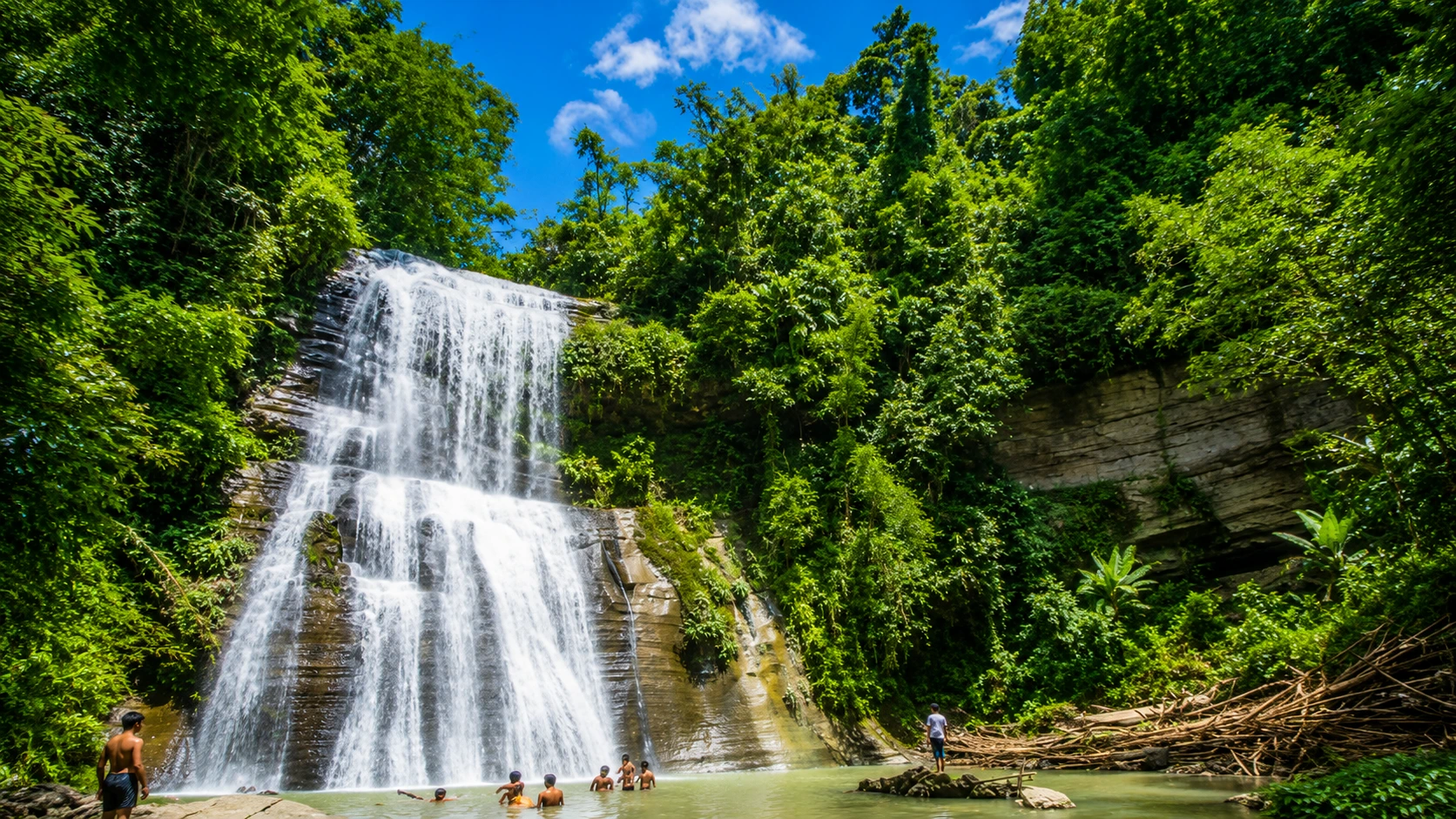8 Hike to Hum Hum Waterfall